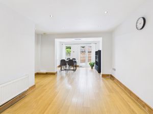 Sitting Room- click for photo gallery